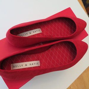 Kelly & Katie Pirassa red flats size 8 worn once